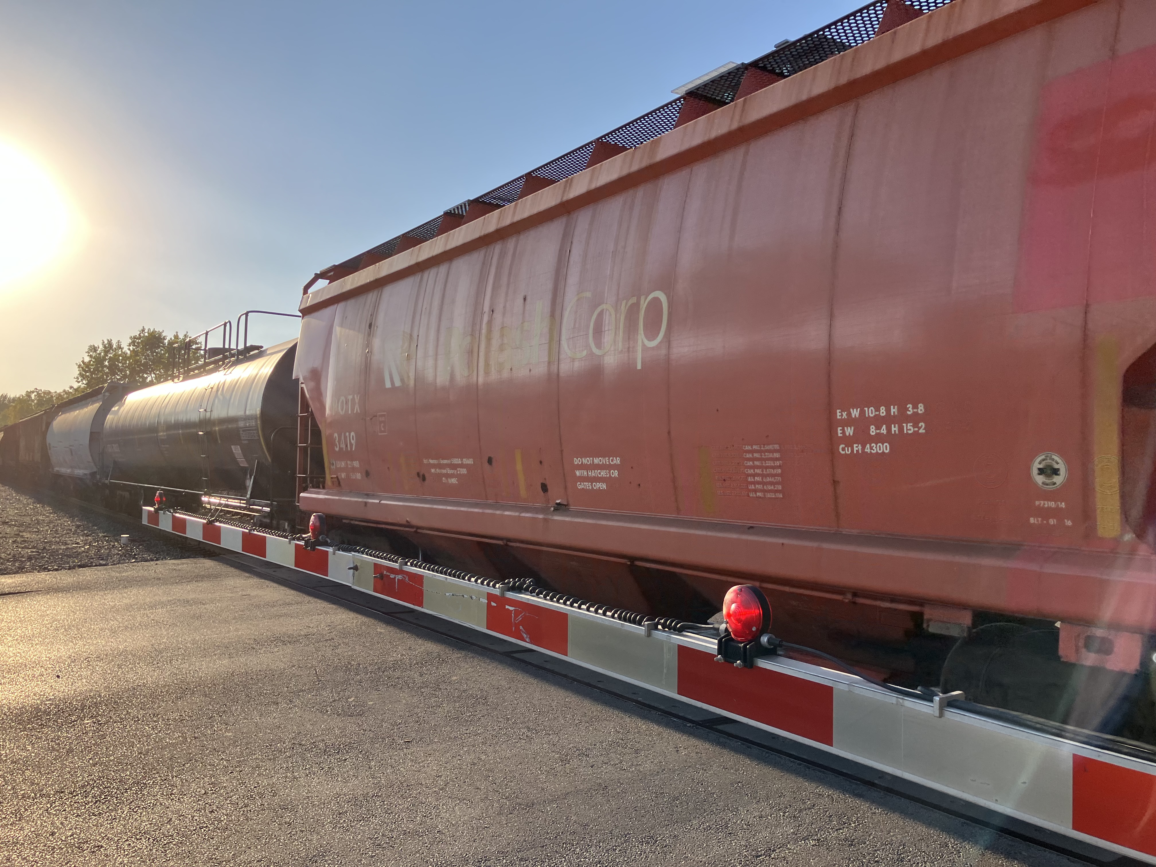 Hopper car manufacturing